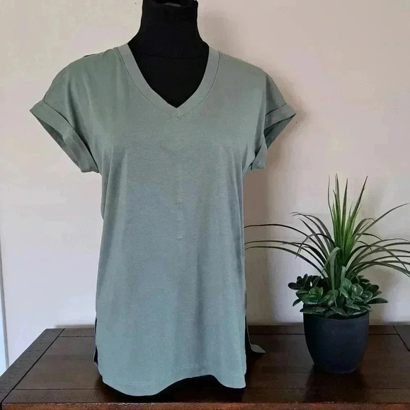 NWT Banana Republic V-neck Top Green Rolled Sleeve XS  Cotton Blend - Picture 1 of 12